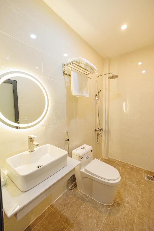Happy Hotel Bac Lieu Bagian luar foto